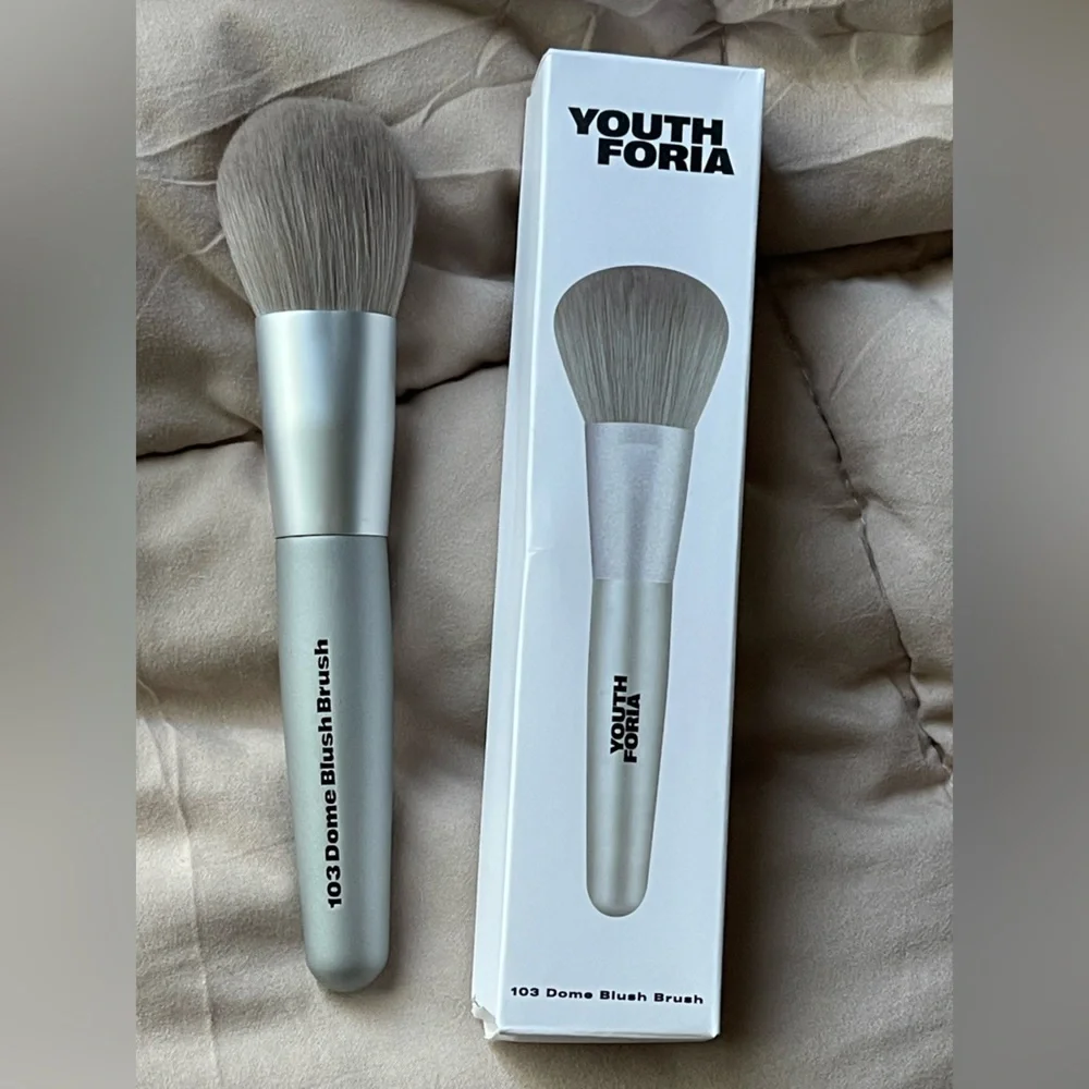 YOUTH FORIA DOME BLUSH BRUSH NEW IN BOX